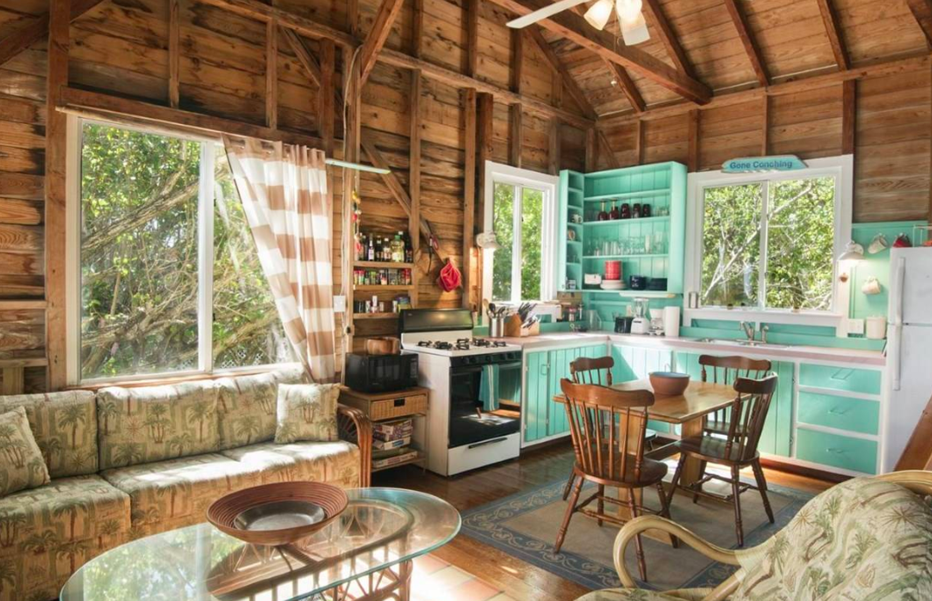 Tropical beachfront cottage, Lubbers Quarters, Bahamas